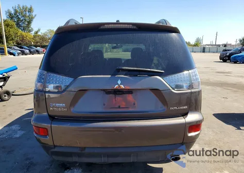 2010 Mitsubishi Outlander Se z USA, uszkodzony, nr VIN JA4AS3AW9AZ012447